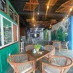 Grand Mahoni Hotel