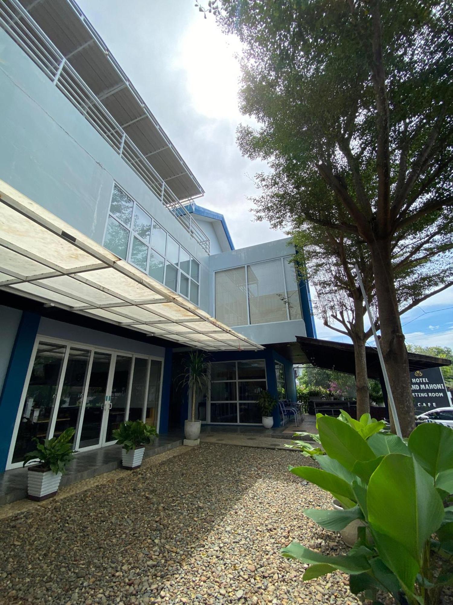 Grand Mahoni Hotel